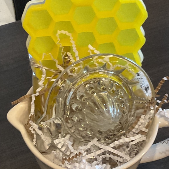 Rae Dunn Juice jug - Picture 2 of 3